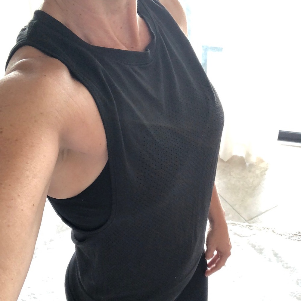 Lululemon muscle tank SIZE 4
